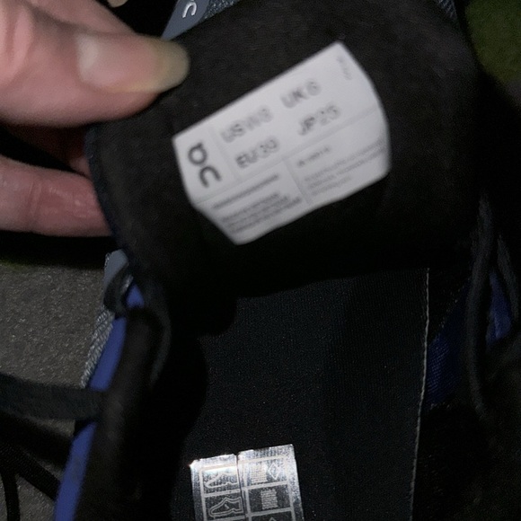 Ladies cloud runner blue sneakers size 8 perfect shape dress engineering. - Picture 9 of 11